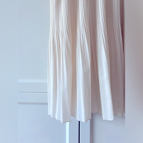 Navy & Cream Pleated Dress with Peter Pan Pearl Lace Collar – Size S-M - Picture 5 of 6